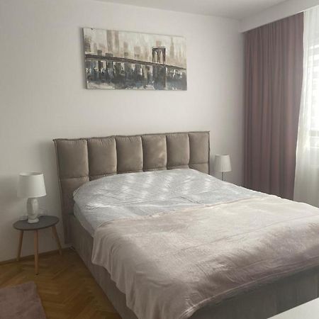Astra 1Bedroom Braşov Exterior foto